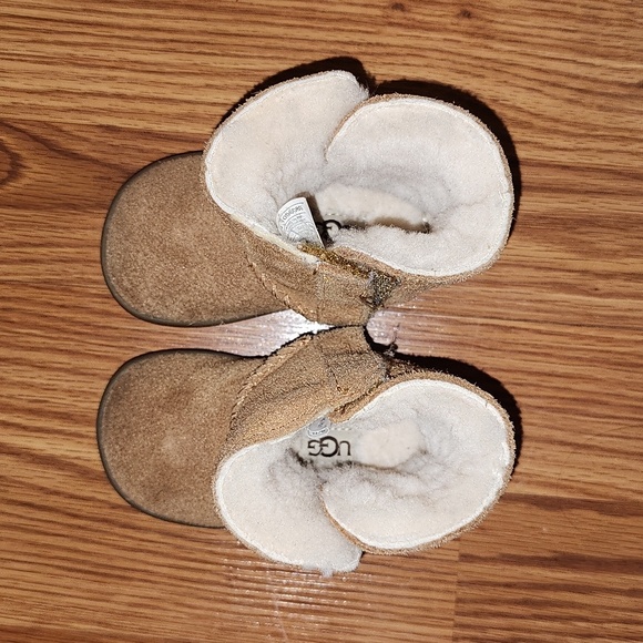 Baby Uggs - Picture 3 of 8